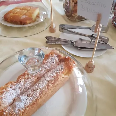 Couette-café A Casa Di Monica *