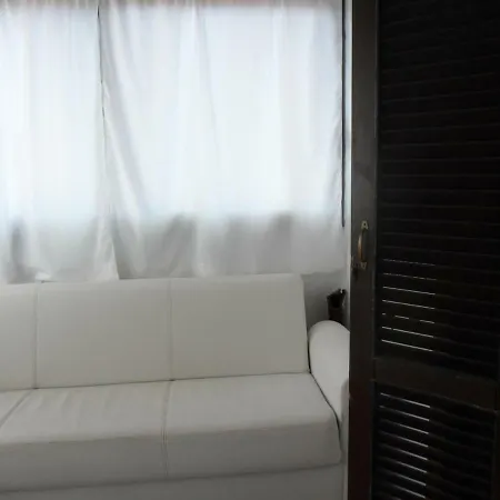 A Casa Di Monica Couette-café Olbia