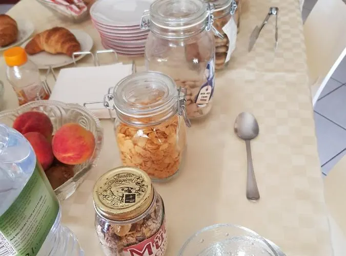 A Casa Di Monica Bed and Breakfast Όλμπια