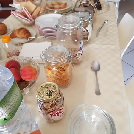 A Casa Di Monica فندق مبيت وإفطار أولبيا