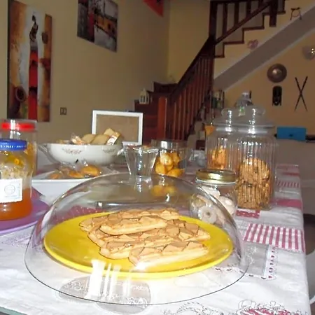 A Casa Di Monica Oda ve Kahvaltı